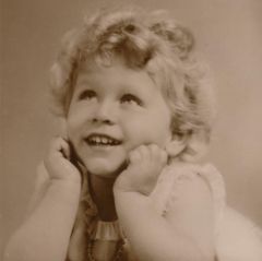 Ein Leben für die Krone: Queen Elizabeth im Alter von 2 Jahren