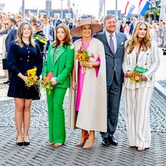Niederländische Königsfamilie am Königstag 2022 in Maastricht