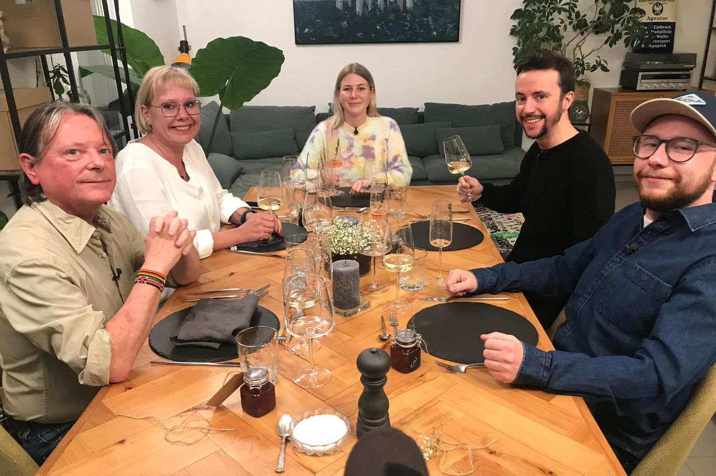 "Das perfekte Dinner": Die Kandidat:innen aus Freiburg bei Gastgeberin Sophie