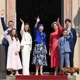 Dänische Königsfamilie bei der Konfirmation von Prinzessin Isabella