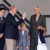 Fürstenfamilie bei Siegerehrung in Monaco