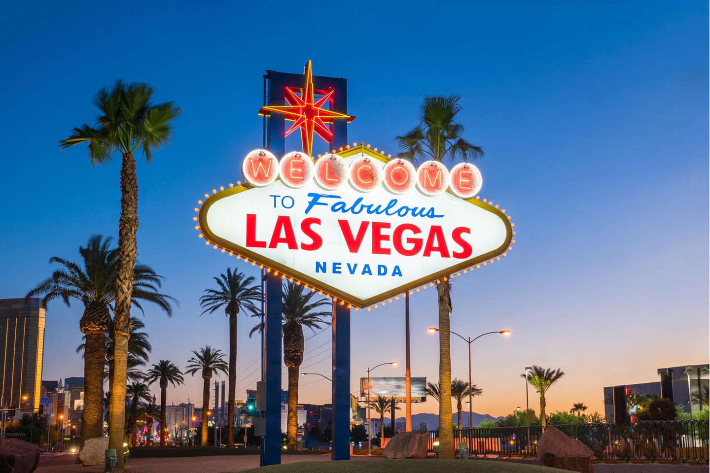 Das berühmte Las-Vegas-Schild begrüßt Besucher der Stadt bei ihrer Ankunft.