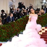 Tüll-Traum in Rosé: Tessa Thompson trägt Carolina Herrera.