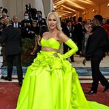 Neon Glamour: Gwen Stefani leuchtet in Vera Wang besonders strahlend.