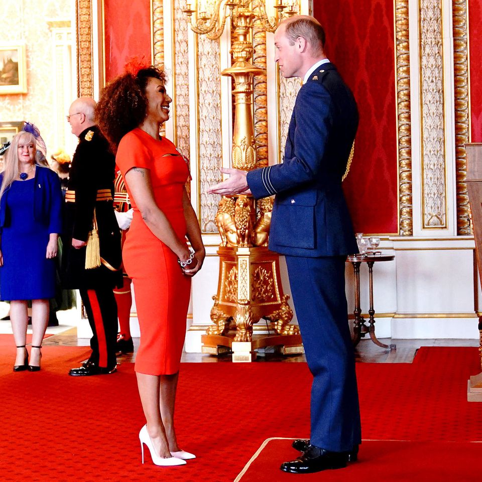 Mel B + Prinz William: Witzige Unterhaltung bei Ordensverleihung