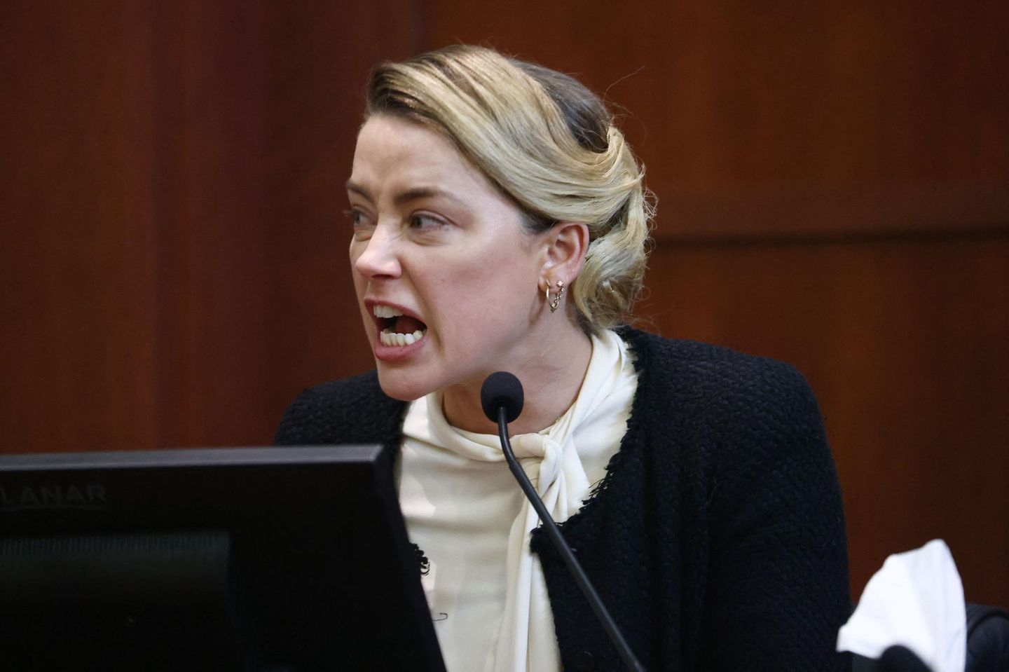 Amber Heard an Tag zwei ihrer Anhörung im Prozess gegen Johnny Depp