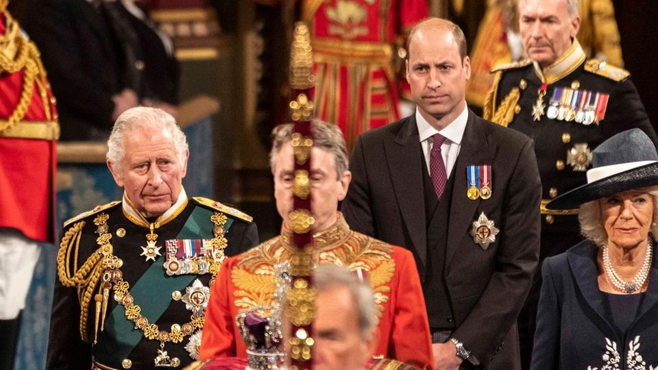 Queen Elizabeth: Prinz Charles, Prinz William und Herzogin Camilla Prinz Charles, Prinz William und Herzogin Camilla