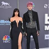 DAS Style Duo des Abends: Wieder einmal Megan Fox und Machine Gun Kelly. Sie begeistert im schulterfreien Kleid von David Koma und mit neuem Pony, er im Spike-Anzug von Dolce & Gabbana. 