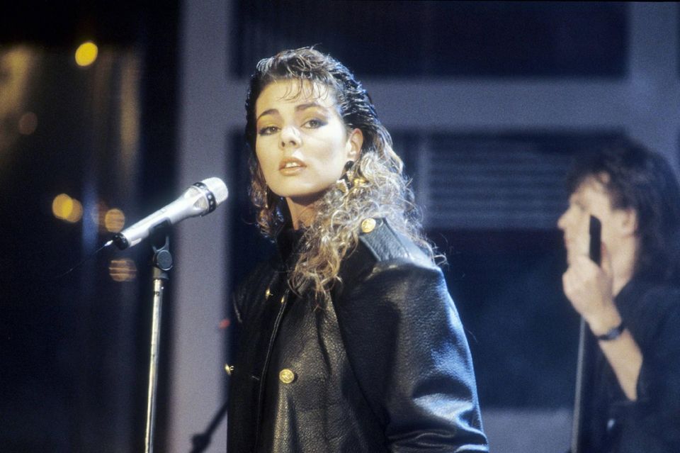Sandra 1986 bei einem Auftritt in "Peters Pop Show" im ZDF