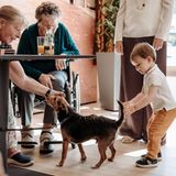Stéphanie + Guillaume von Luxemburg: Prinz Charles mit Hund