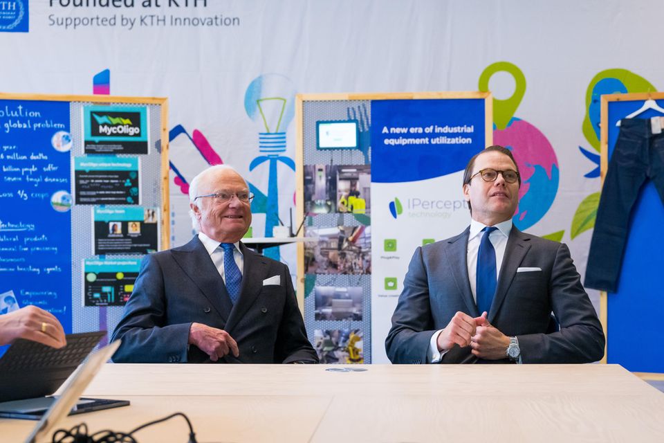 König Carl Gustaf und Prinz Daniel beim Besuch der Universität "KTH Innovation" am 16. Mai 2022 in Stockholm