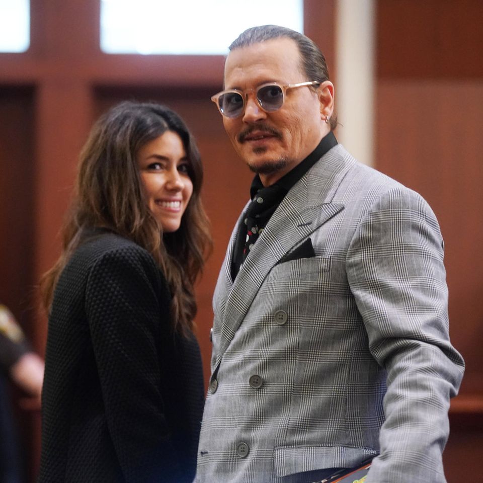 Johnny Depp mit seiner Anwältin Camille Vasquez