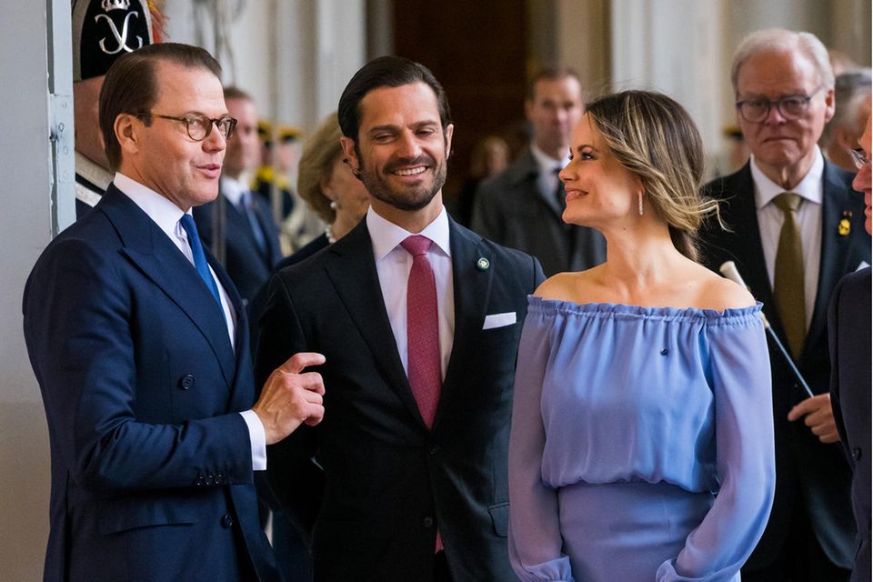 Bei der Verabschiedung des finnischen Staatspräsidenten Sauli Niinistö hatten Prinz Carl Philip und Prinzessin Sofia (hier mit Prinz Daniel) nur Augen füreinander.