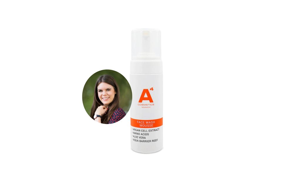 GALA Beautyprobe: Mode- und Beautyredakteurin Jessica hat das Face Wash Mousse von A4 Cosmtics getestet. Mode- und Beautyredakteurin Jessica hat das Face Wash Mousse von A4 Cosmtics getestet.