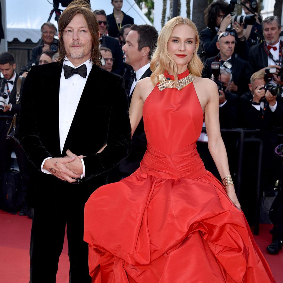 Norman Reedus und Diane Kruger sieht man eher selten auf dem roten Teppich. In Cannes machen sie eine Ausnahme und haben sich in ihre besten Outfits geschmissen. Ganz klassisch im roten Wow-Kleid von Oscar de la Renta macht Diane den roten Teppich zu ihrer Bühne. 