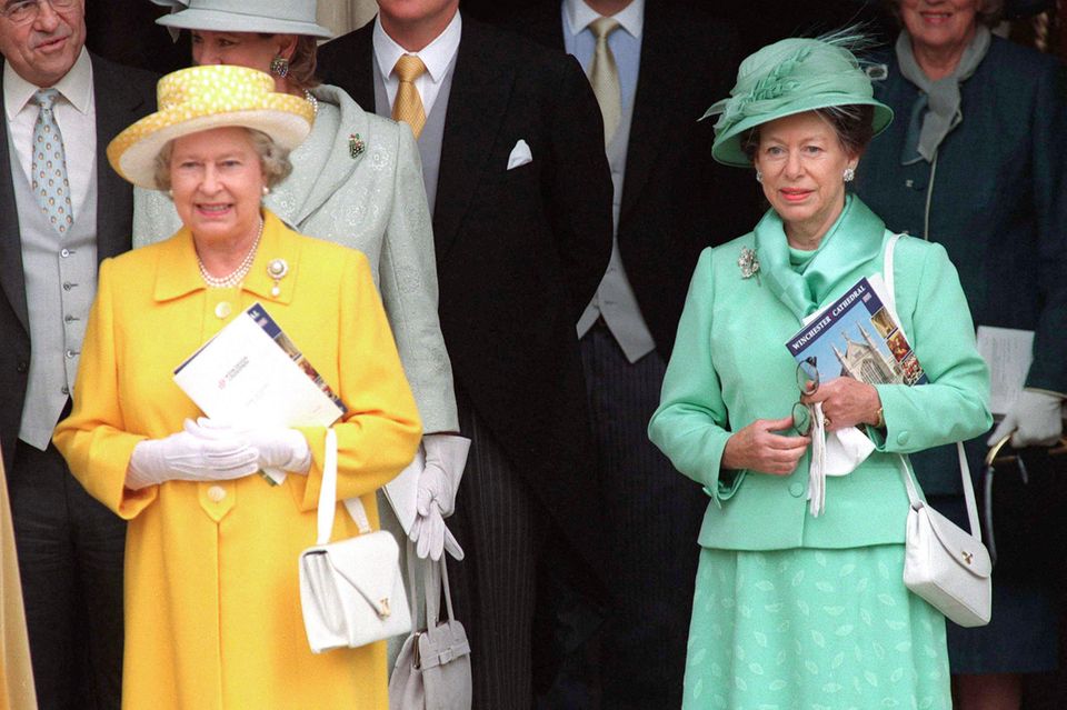 Queen Elizabeth und Prinzessin Margaret im Jahr 1998