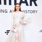 Im zarten Glamour-Look mit Schmuck von Messika sieht Barbara Meier bei der Charity-Gala in Cannes beinahe aus wie ein Engel.