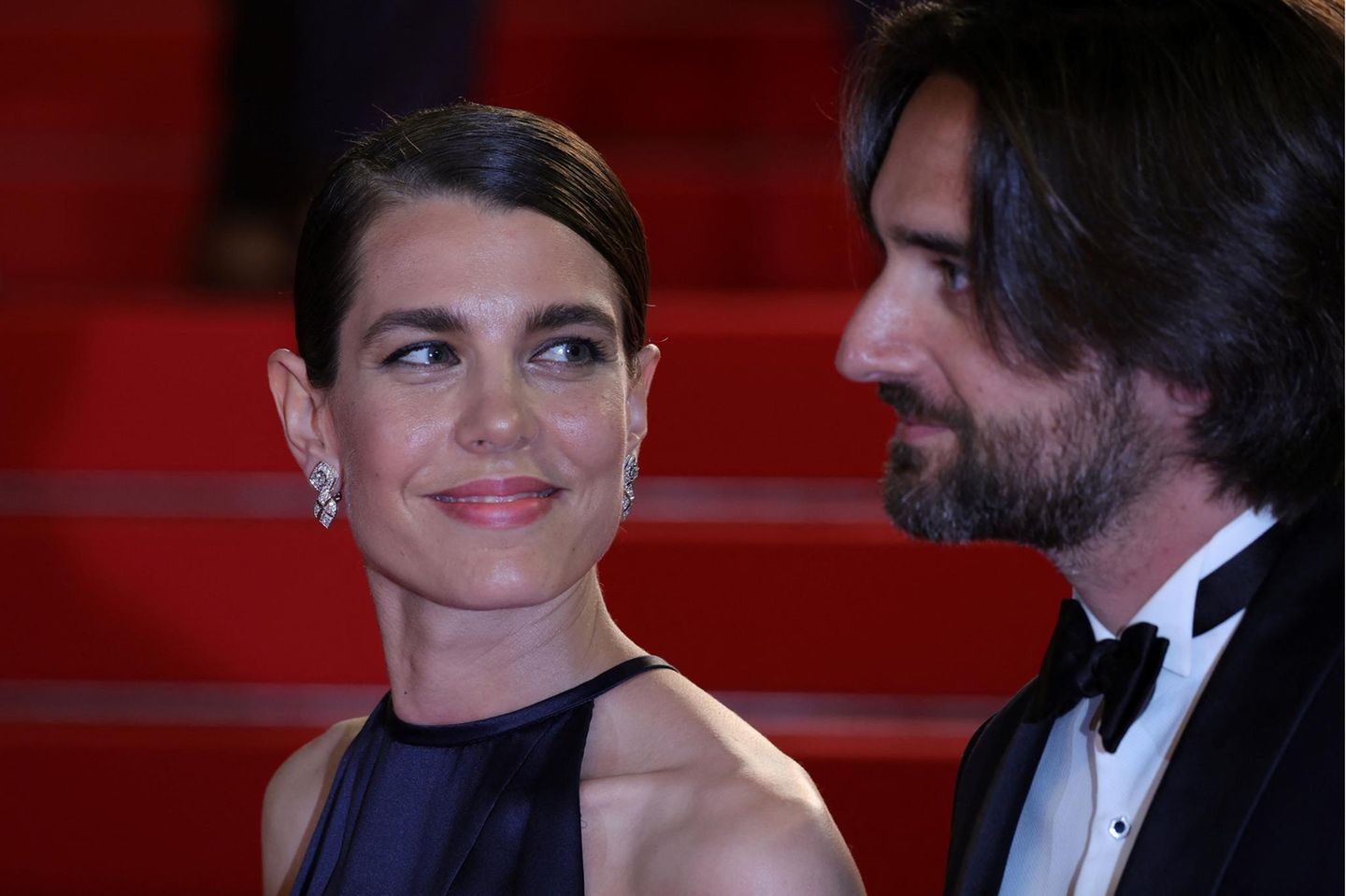 Charlotte Casiraghi und Dimitri Rassam während eines seltenen gemeinsamen Auftritts bei den Filmfestspielen in Cannes. 