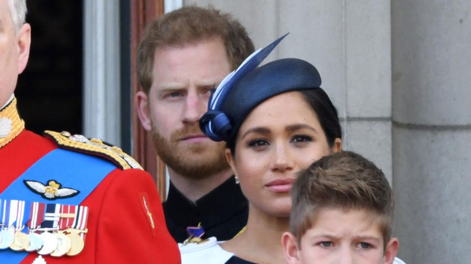 Prinz Harry + Herzogin Meghan: Angespannter Balkon-Moment Bei "Trooping ...