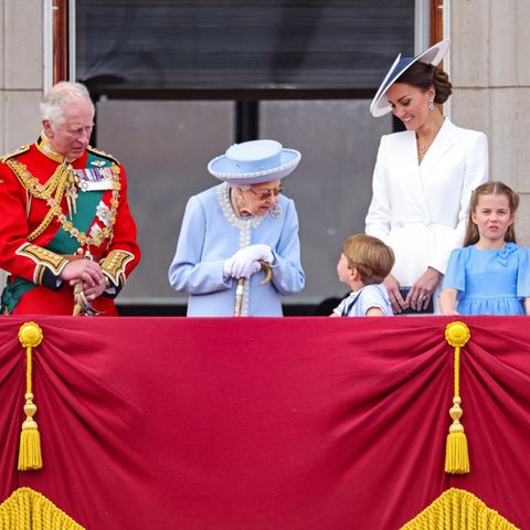 Queen Elizabeth und Prinz Louis haben was zu besprechen