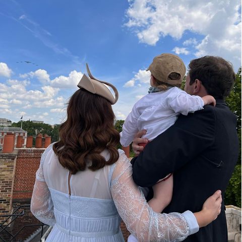 Prinzessin Eugenie feiert mit Ehemann Jack und Sohn August auf dem Dach des Buckingham Palastes.