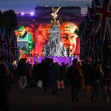 70. Thronjubiläum: Lichtshow am Buckingham Palast
