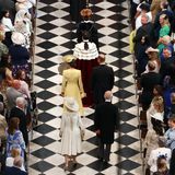 Beim Einzug in die Kathedrale schreiten Herzogin Catherine und Prinz William vor Herzogin Camilla und Prinz Charles zu ihren Plätzen.