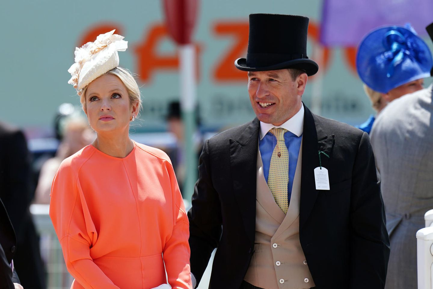Lindsay Wallace und Peter Phillips beim Epsom Derby am 4. Juni 2022.