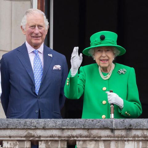 Prinz Charles und Queen Elizabeth
