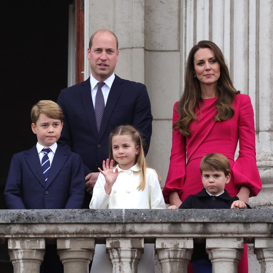 Prince William and Duchess Catherine with their children Prince George, Princess Charlotte and Prince Louis