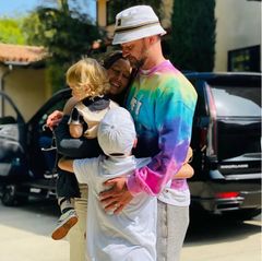 Familie Biel + Timberlake: Justin und Jessica umarmaen Söhne