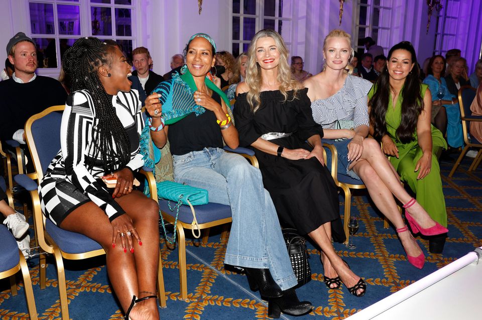Fernanda Brandao: Motsi Mabuse, Barbara Becker, Paulina Porizkova, Franziska Knuppe und Fernanda Brandao bei der Ernsting's family Fashion Show 2022 in Hamburg Motsi Mabuse, Barbara Becker, Paulina Porizkova, Franziska Knuppe und Fernanda Brandao bei der Ernsting's family Fashion Show 2022 in Hamburg