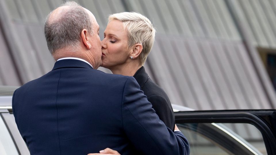 intriso d'amore!  Il principe Alberto e la principessa Charlene all'inaugurazione della mostra "Navigando nel Mare della Scienza" Al Museo Fram di Oslo, Norvegia, 22 giugno 2022.
