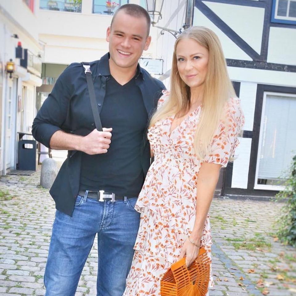 Jenny Elvers und Sohn Paul Jolig sind zusammen unterwegs in Hamburg.