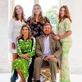 Die niederländische Königsfamilie ist zum jährlichen Sommer-Shooting in Den Haag zusammen gekommen! Besonders die drei Prinzessinnen, Ariane, Amalia und Alexia (v.l.n.r.) begeistern in frischen Looks. 