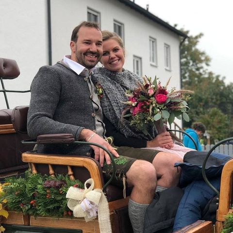 Bauer sucht Frau: Barbara und Christian sitzen in einer Kutsche.
