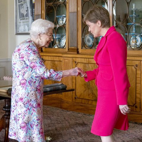 Windsor RTK: Queen Elizabeth und Nicola Sturgeon