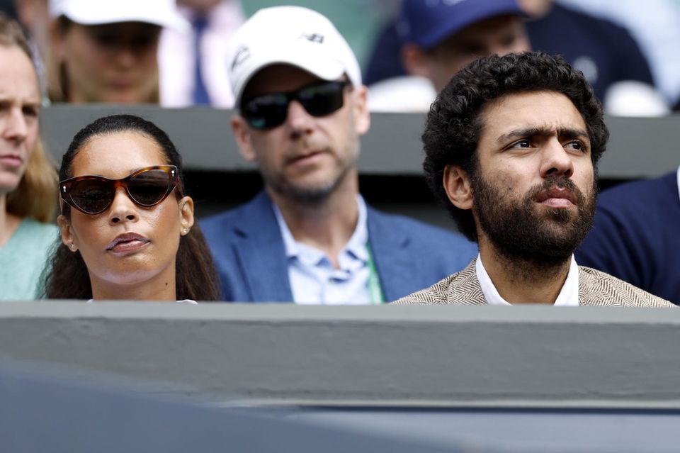 Boris Beckers Partnerin Lilian de Carvalho Monteiro und Sohn Noah Becker schauten sich Tennismatchs in Wimbledon an.