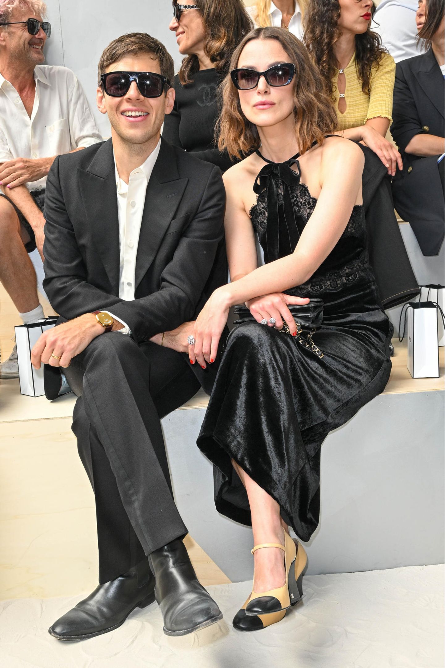 Keira Knightley besucht mit Ehemann James Righton die Haute Couture Show von Chanel in Paris. 