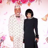 Und noch ein Star-Gast, begleitet von Christian Louboutin: Janet Jackson zeigt sich bei dem rosigen Charity-Event in Monte-Carlo futuristisch-elegant in Schwarz.