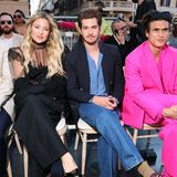 Als hätte es der Wind mit Kate Hudson besonders gut gemeint, setzt er sie für die Kameras perfekt in Szene. Neben Andrew Garfield hat sie in der Front Row bei Valentino Platz genommen. 