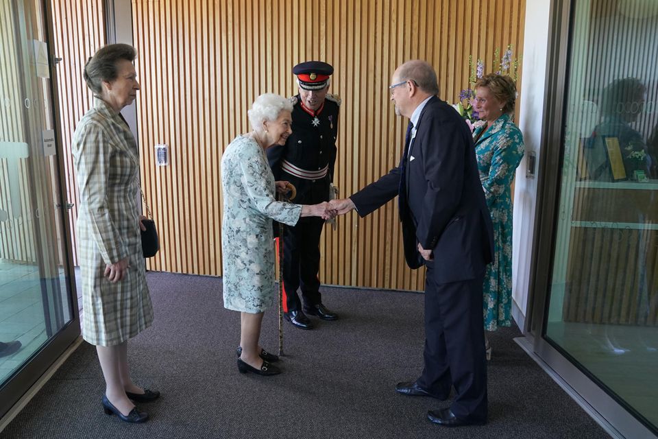 Queen Elizabeth und Prinzessin Anne Queen Elizabeth und Prinzessin Anne