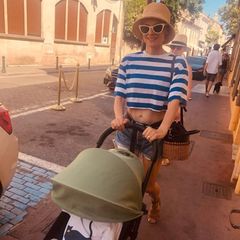 Diane Kruger mit Kinderwagen unterwegs