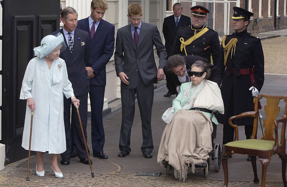 Queen Mum, Prinz Charles, Prinz William, Prinz Harry und Prinzessin Margaret
