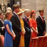 Die belgische Königsfamilie steht in der Kathedrale.