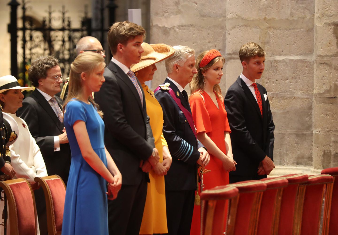 Die belgische Königsfamilie steht in der Kathedrale.