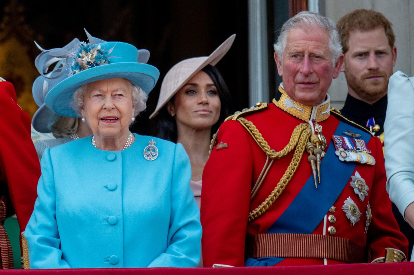 Queen Elizabeth, Herzogin Meghan, Prinz Charles und Prinz Harry