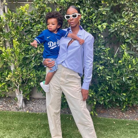 Kelly Rowland posiert mit ihrem Sohn
