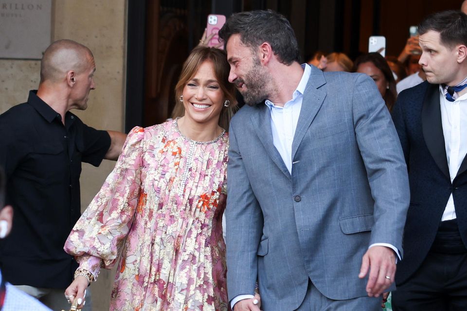 Jennifer Lopez und Ben Affleck in ihren Flitterwochen in Paris