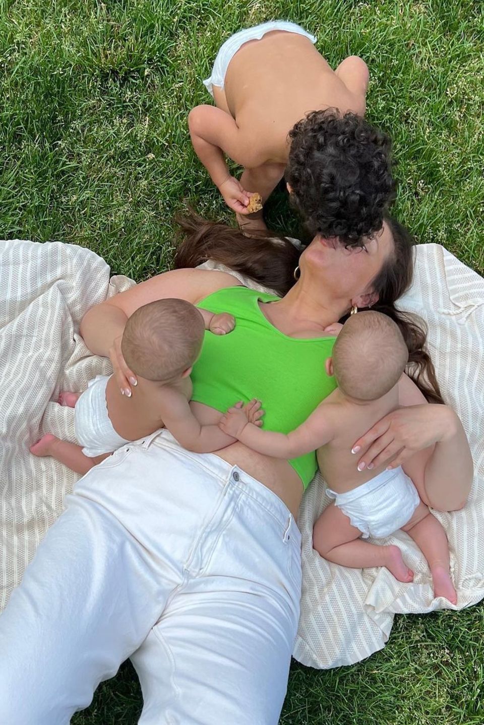 Ashley Graham zeigt sich und ihre Kinder